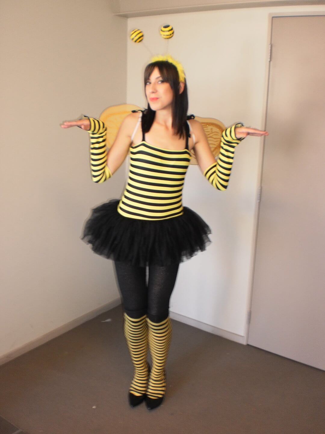 Queen Bee - Totally frocked